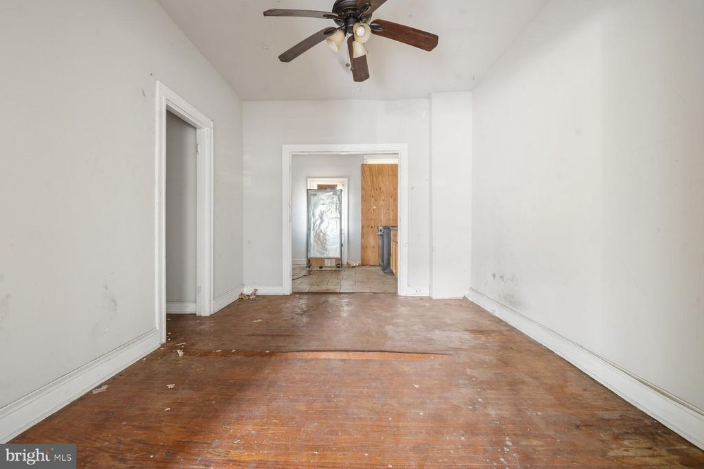 Image 6 of property listing at 2615 BERYL AVE, Baltimore, MD 21205