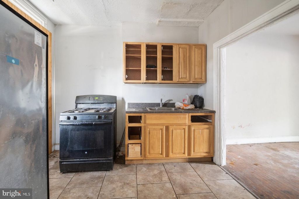 Image 8 of property listing at 2615 BERYL AVE, Baltimore, MD 21205