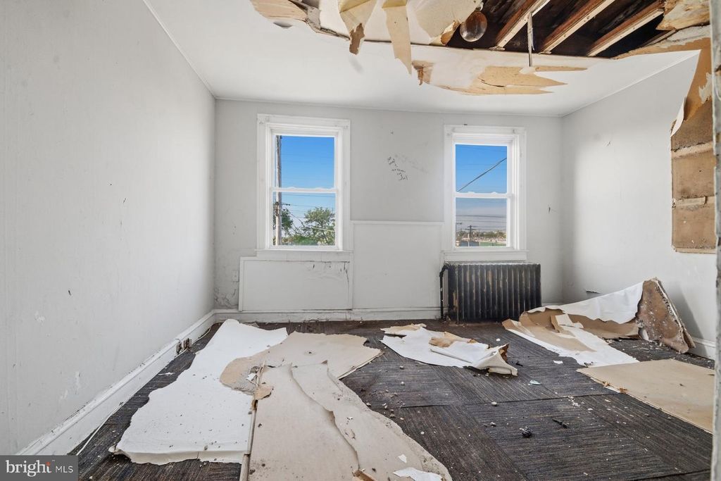 Image 9 of property listing at 2615 BERYL AVE, Baltimore, MD 21205