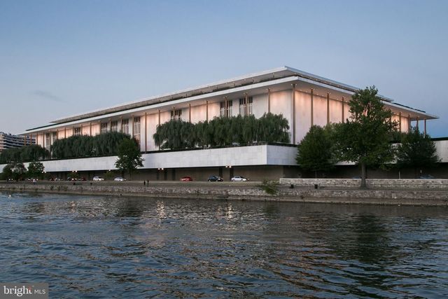 2475 VIRGINIA AVE NW #930, Washington, DC 20037