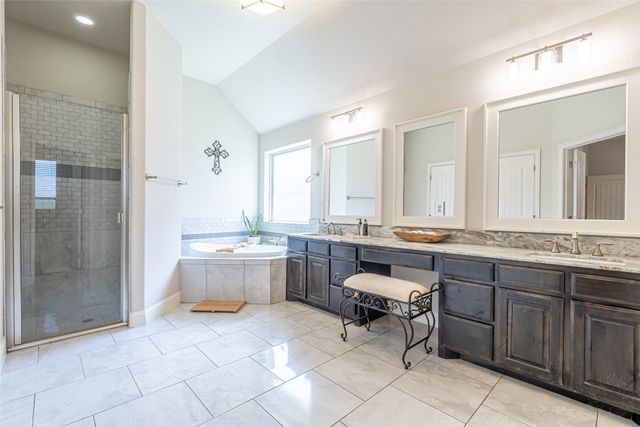2826 Willow Ridge Circle, Granbury, TX 76049