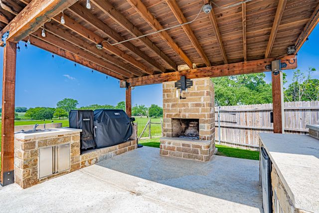 2826 Willow Ridge Circle, Granbury, TX 76049