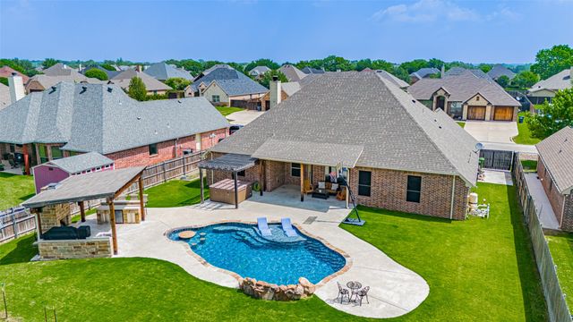 2826 Willow Ridge Circle, Granbury, TX 76049