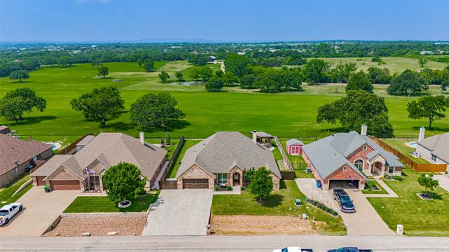2826 Willow Ridge Circle, Granbury, TX 76049