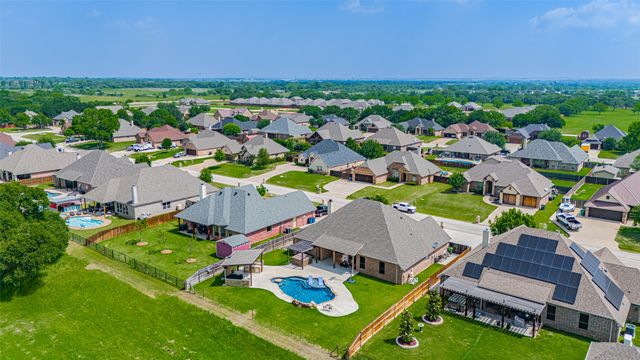 2826 Willow Ridge Circle, Granbury, TX 76049