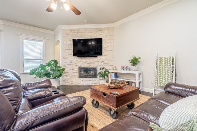 2826 Willow Ridge Circle, Granbury, TX 76049