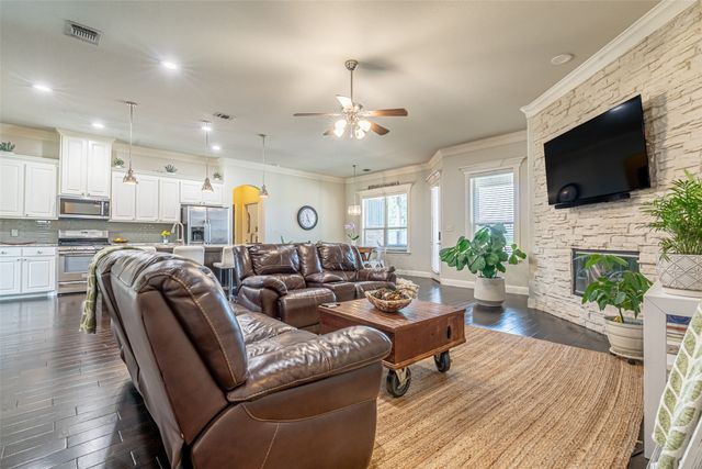 2826 Willow Ridge Circle, Granbury, TX 76049