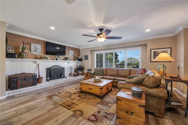 19582 Crestknoll, Yorba Linda, CA 92886