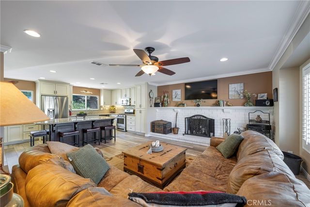 19582 Crestknoll, Yorba Linda, CA 92886