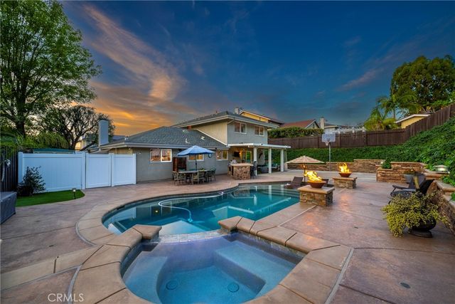 19582 Crestknoll, Yorba Linda, CA 92886