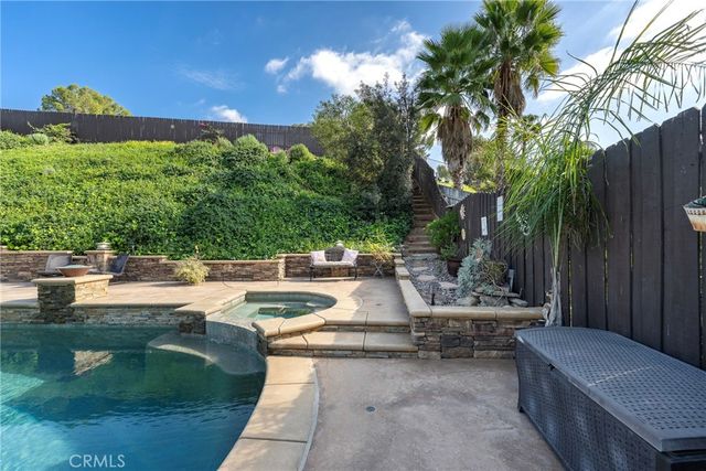 19582 Crestknoll, Yorba Linda, CA 92886