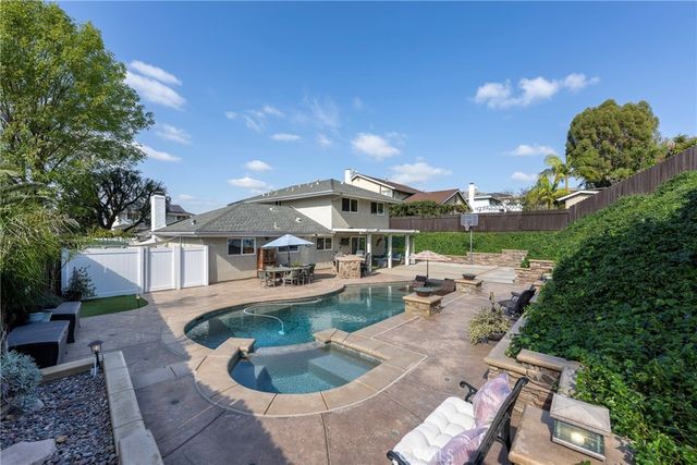 19582 Crestknoll, Yorba Linda, CA 92886