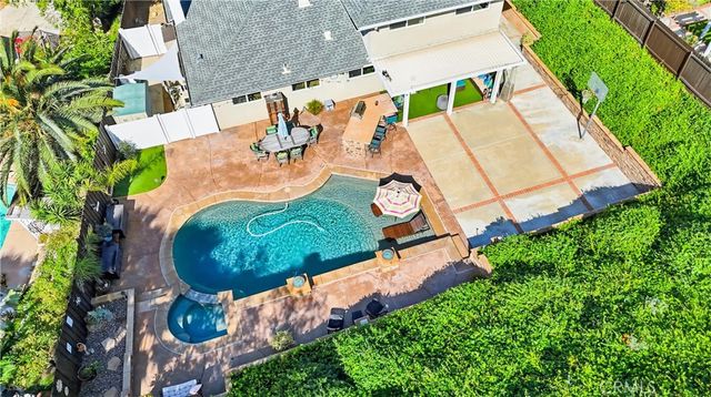 19582 Crestknoll, Yorba Linda, CA 92886