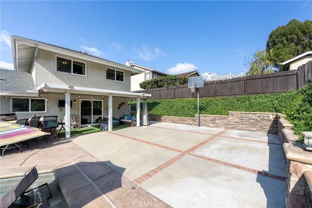 19582 Crestknoll, Yorba Linda, CA 92886