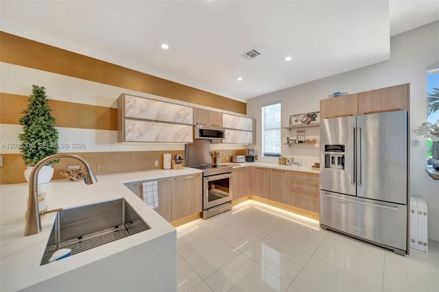508 SE 1st Circle, Pompano Beach, FL 33060