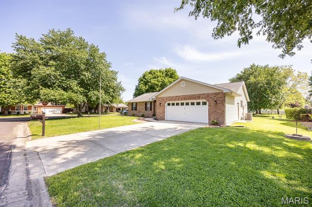 1 Cheryl Drive, Mascoutah, IL 62258