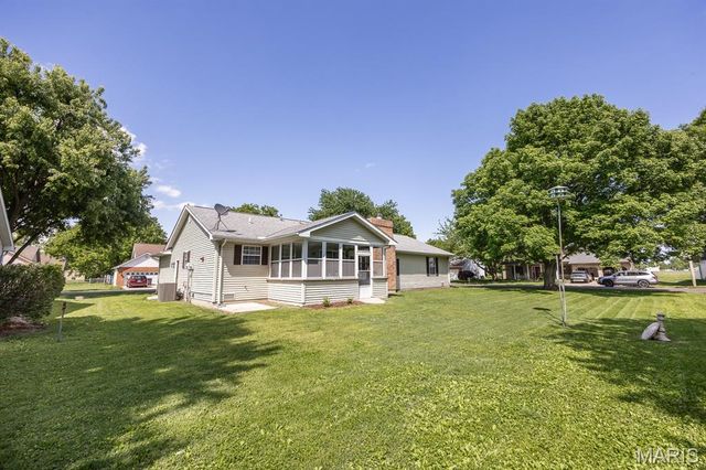 1 Cheryl Drive, Mascoutah, IL 62258
