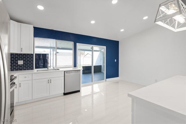 2174 East Russell Road, Las Vegas, NV 89119