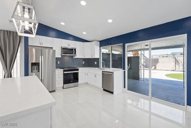 2174 East Russell Road, Las Vegas, NV 89119