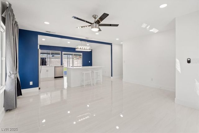 2174 East Russell Road, Las Vegas, NV 89119