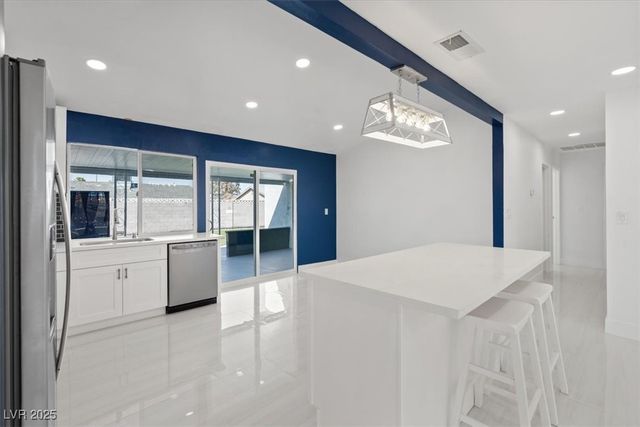 2174 East Russell Road, Las Vegas, NV 89119