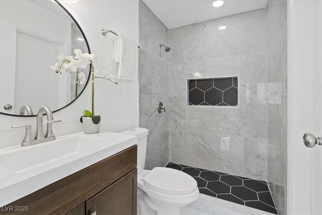 2174 East Russell Road, Las Vegas, NV 89119