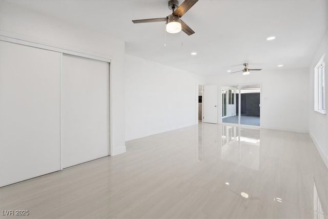 2174 East Russell Road, Las Vegas, NV 89119