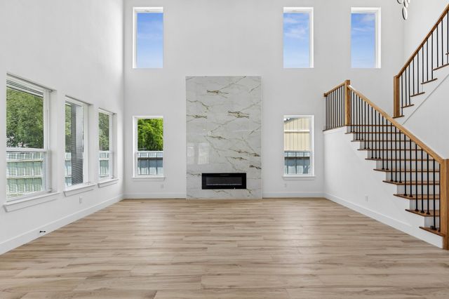 1239 N Tillery Avenue, Dallas, TX 75211
