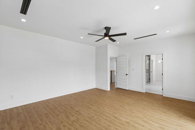 1239 N Tillery Avenue, Dallas, TX 75211
