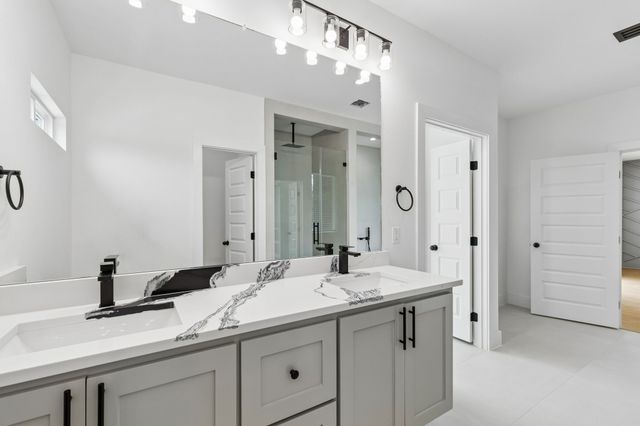 1239 N Tillery Avenue, Dallas, TX 75211