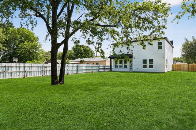 1239 N Tillery Avenue, Dallas, TX 75211