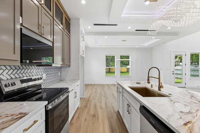 1239 N Tillery Avenue, Dallas, TX 75211