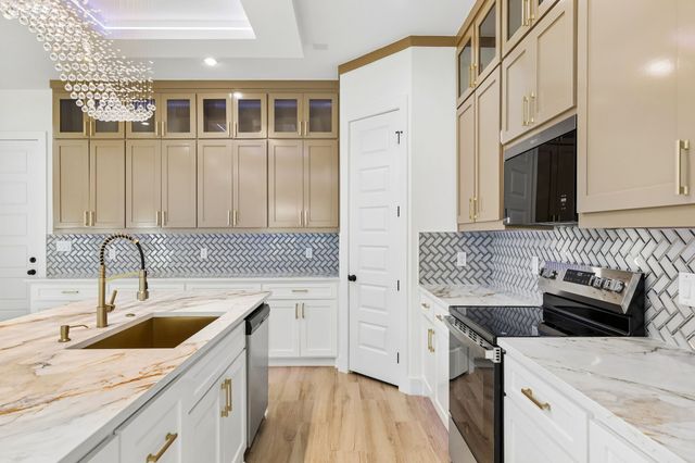 1239 N Tillery Avenue, Dallas, TX 75211
