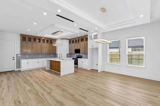 1239 N Tillery Avenue, Dallas, TX 75211