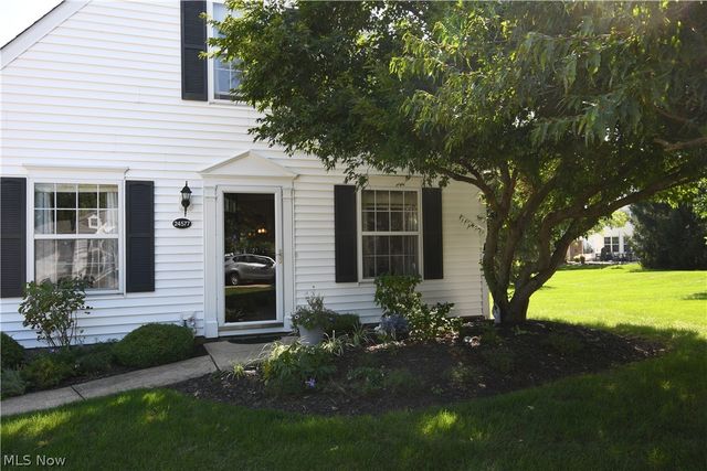 24577 Meadow Lane 36, Olmsted Falls, OH 44138