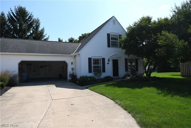 24577 Meadow Lane 36, Olmsted Falls, OH 44138
