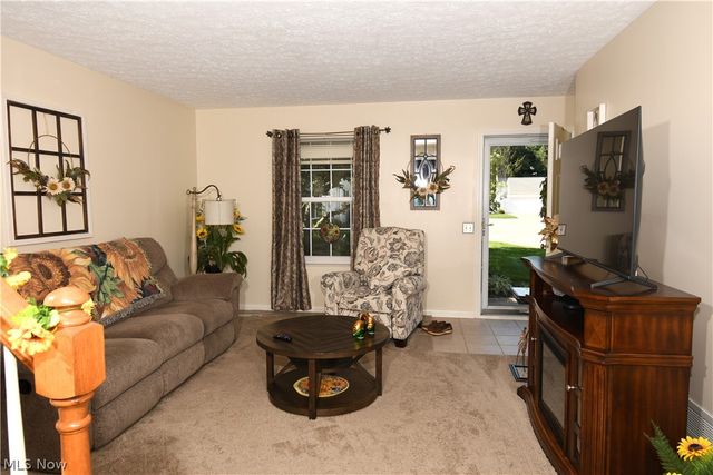 24577 Meadow Lane 36, Olmsted Falls, OH 44138