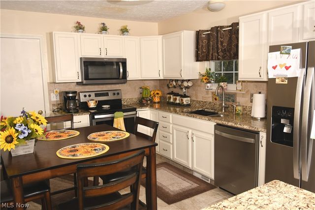24577 Meadow Lane 36, Olmsted Falls, OH 44138