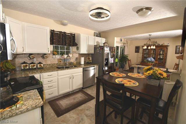 24577 Meadow Lane 36, Olmsted Falls, OH 44138