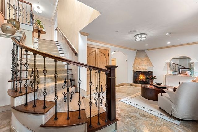 23-25 Beaver Place, Boston, MA 02108