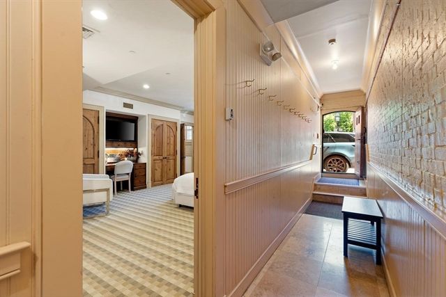 23-25 Beaver Place, Boston, MA 02108