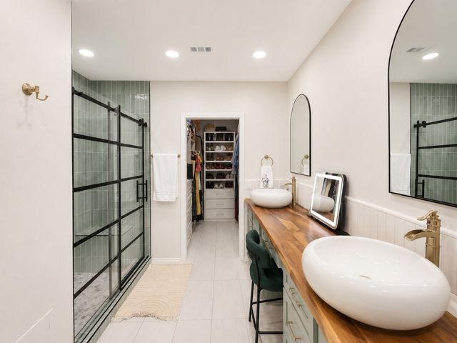 7711 Calypso Drive, Rowlett, TX 75088