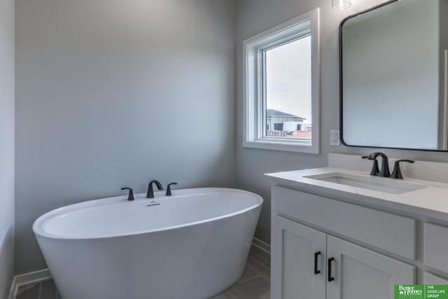 5502 N 213th Street, Elkhorn, NE 68022