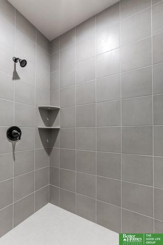 5502 N 213th Street, Elkhorn, NE 68022