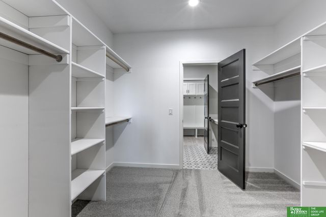 5502 N 213th Street, Elkhorn, NE 68022