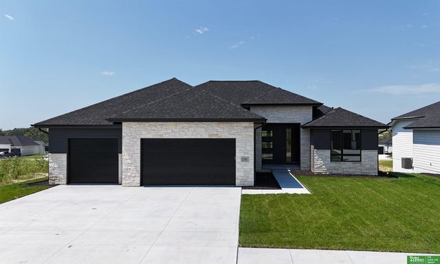 5502 N 213th Street, Elkhorn, NE 68022