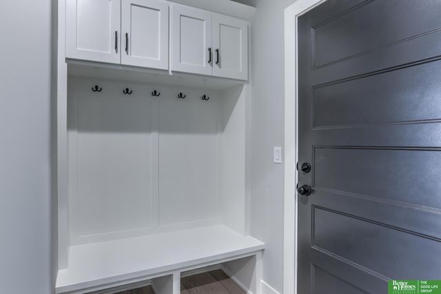 5502 N 213th Street, Elkhorn, NE 68022