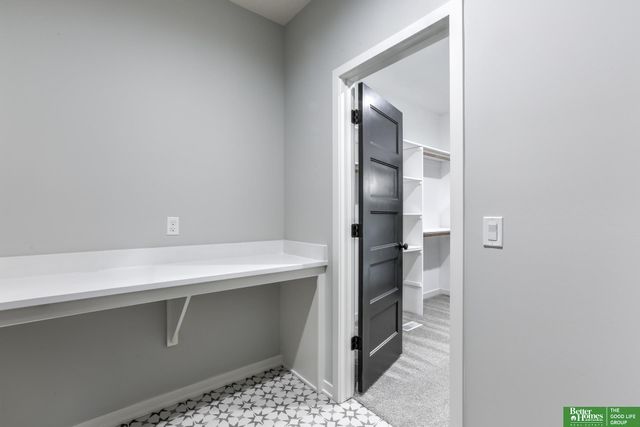 5502 N 213th Street, Elkhorn, NE 68022