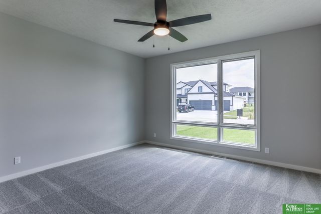 5502 N 213th Street, Elkhorn, NE 68022