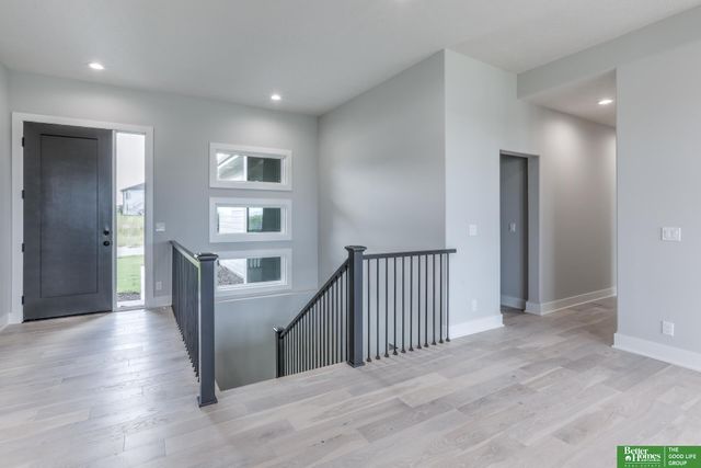 5502 N 213th Street, Elkhorn, NE 68022